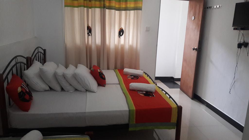 Charlton Kandy City Rest Buitenkant foto