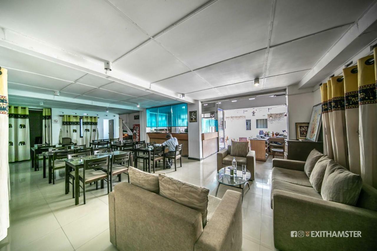 Charlton Kandy City Rest Buitenkant foto