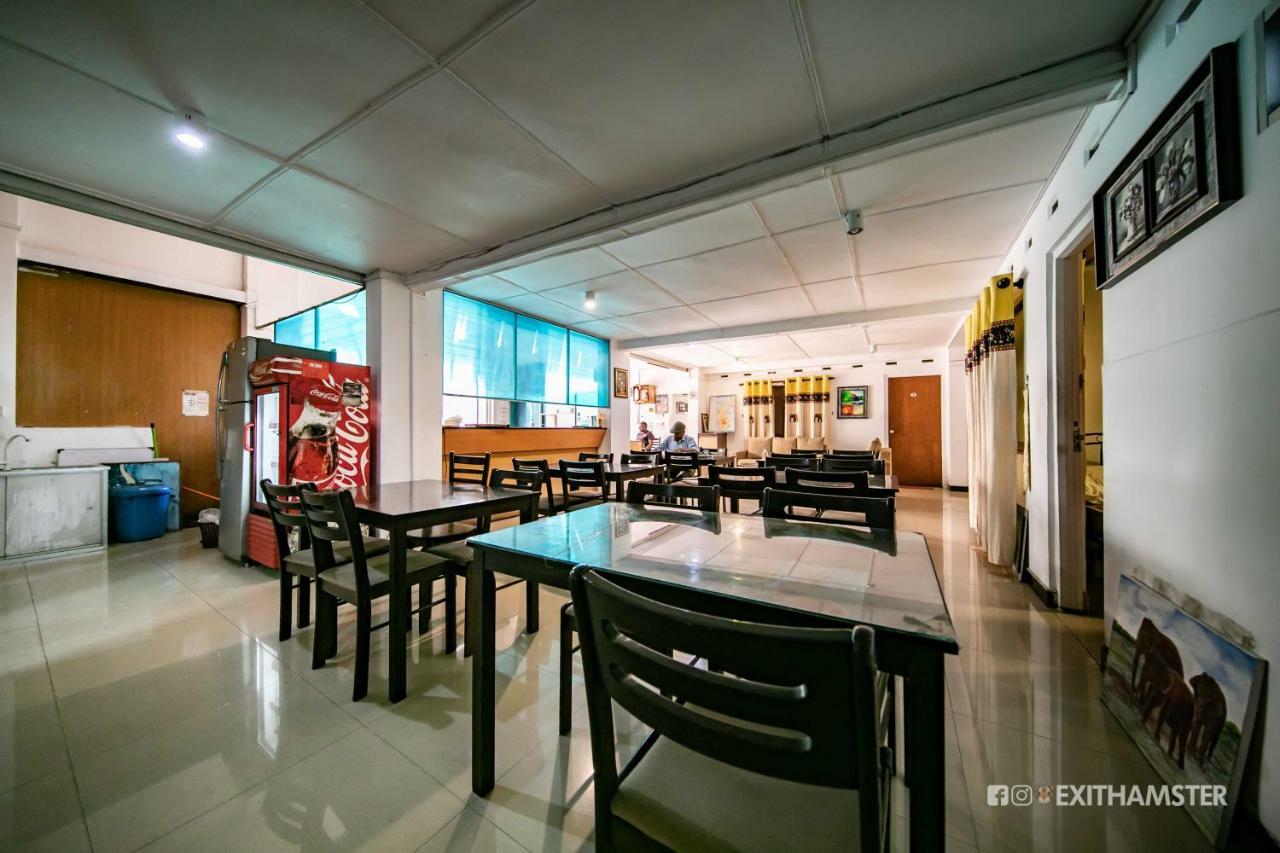 Charlton Kandy City Rest Buitenkant foto