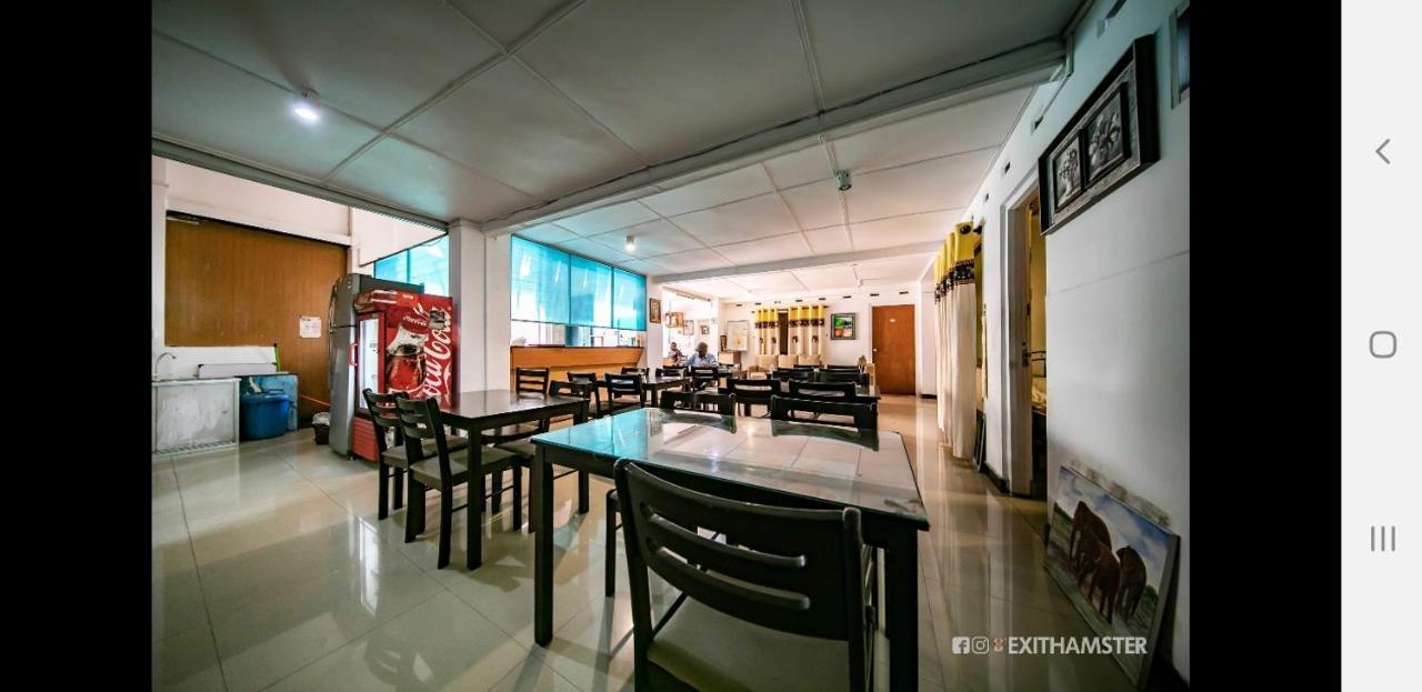Charlton Kandy City Rest Buitenkant foto