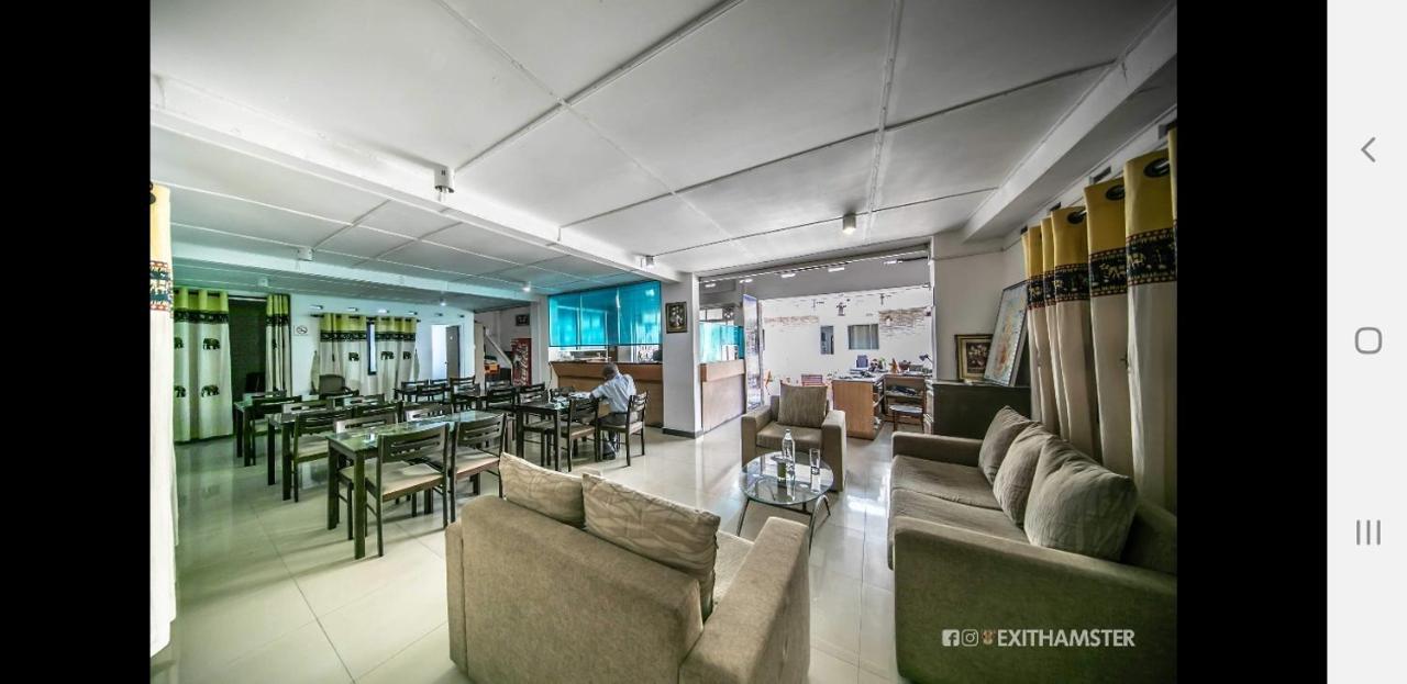 Charlton Kandy City Rest Buitenkant foto